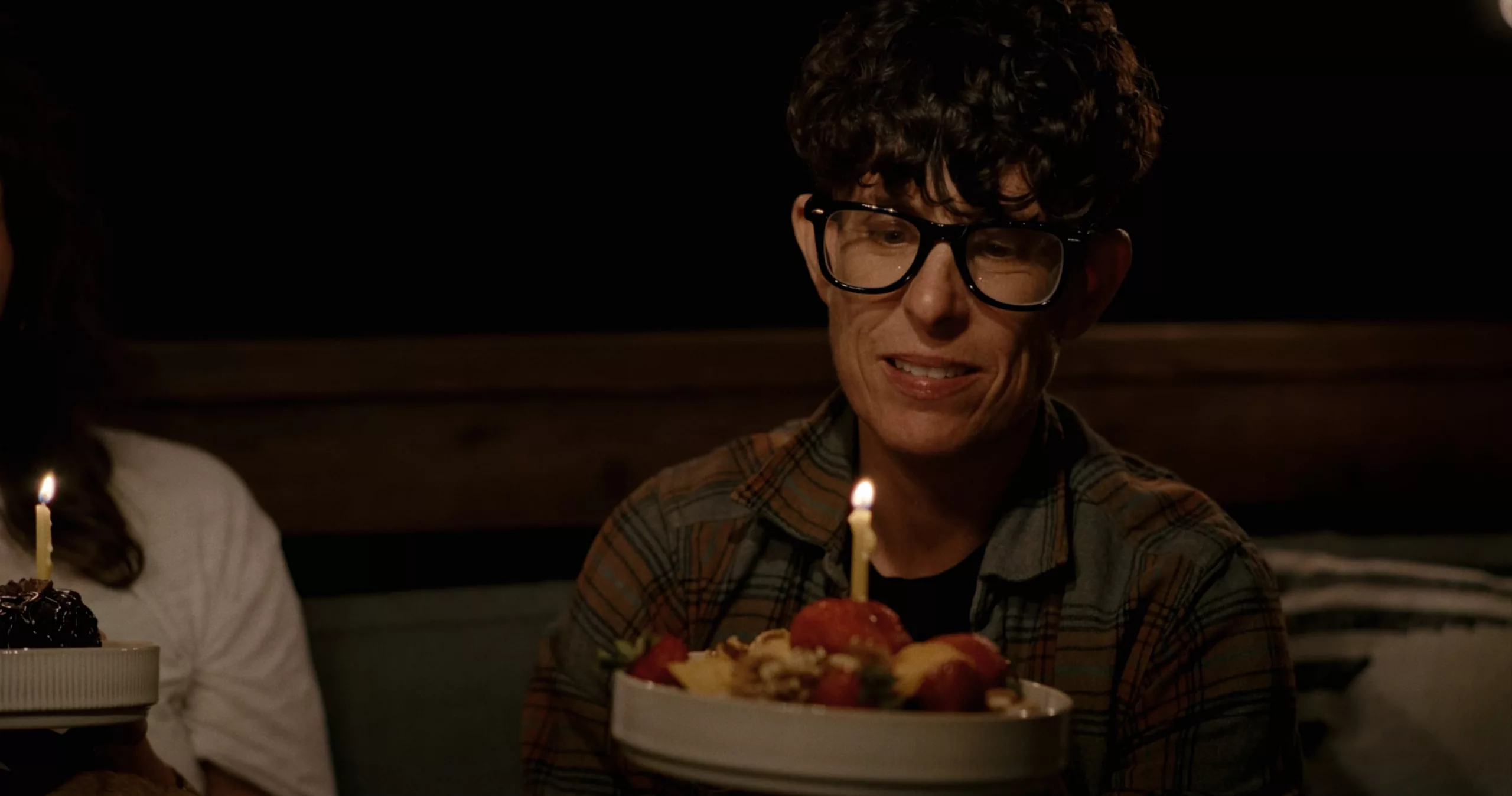 La poeta Andrea Gibson, en un momento del documental 'Come See Me In The Good Light', dirigido por Ryan White.