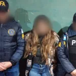 El viaje que despertó sospechas en Ezeiza y terminó con una mujer detenida por reclutar argentinos para combatir en Ucrania