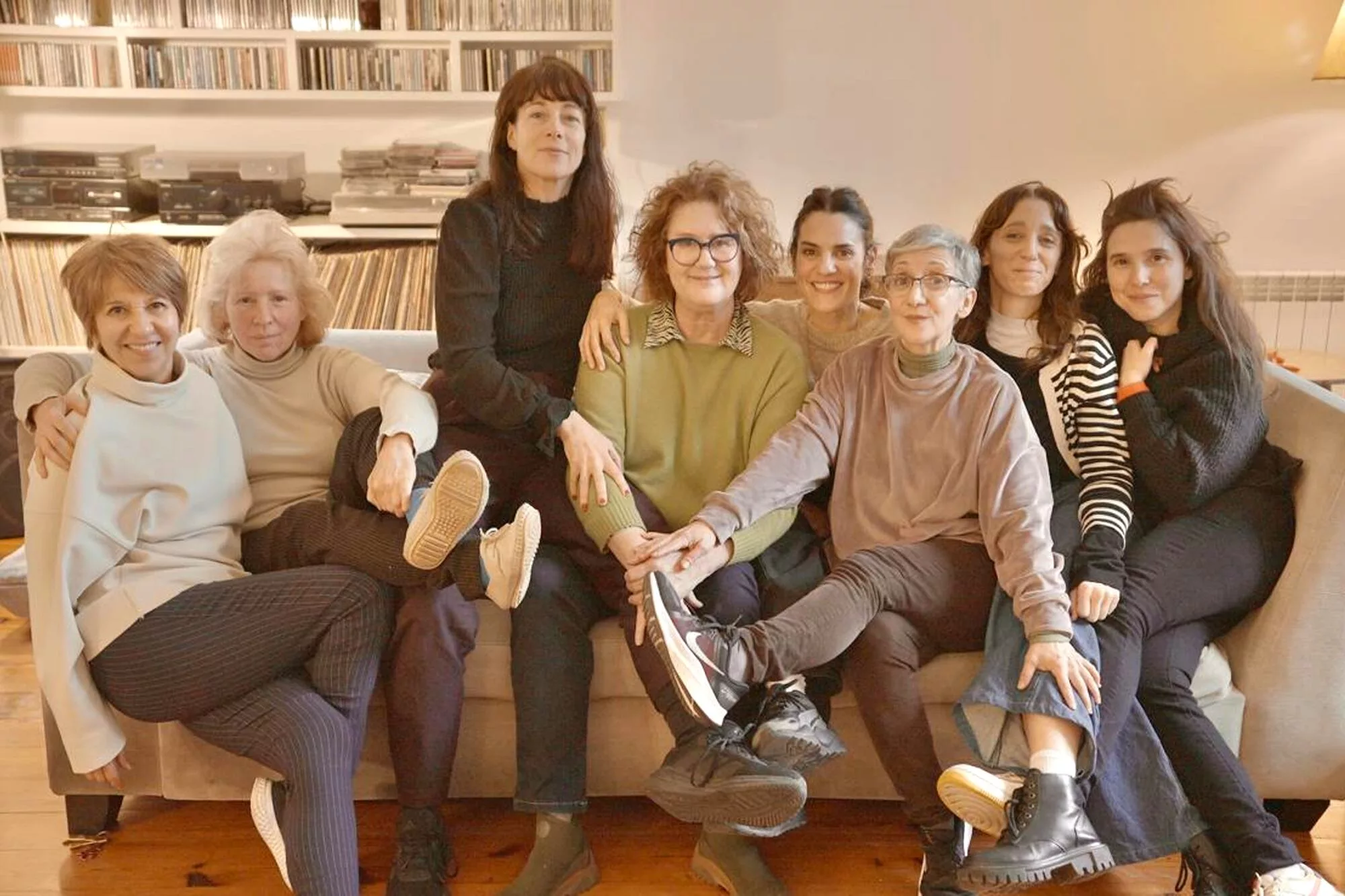 Las unas y las otras: Alejandra Flechner, Laura Market, Elisa Carricajo, Verónica Llinás, Pilar Gamboa, María José Gabin, Valeria Correa y Laura Paredes 
