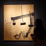 Tàpies pintó cruces hasta el final, pero no son cristianas, sino la T de Teresa, el gran amor del artista