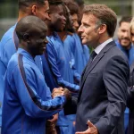 Macron recibió a la selección de Francia y ya les pidió pensar en el Mundial