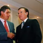 Riña de gallos, el aterrizaje en una ruta y la mentira por seis almendros: la amistad de Menem y el padre del nuevo presidente de Bolivia