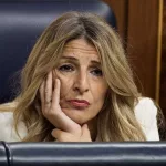 Yolanda Díaz vuela a Los Ángeles para posturear en la gala de los ‘Oscar’ con cargo al contribuyente