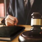 Deudores alimentarios: un tribunal de Rosario ordena cobrar la cuota a través de facturas de luz