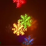 En Lidl se agotó, pero en Amazon hay muchos: el proyector láser navideño que ilumina tu casa como nunca antes