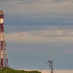 Un gigante de hierro oxidado: los 120 años del faro más alto del país y un reclamo urgente para que no se caiga