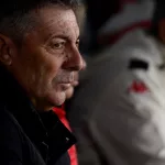 Kudelka, otra vez en el ojo de la tormenta en Huracán