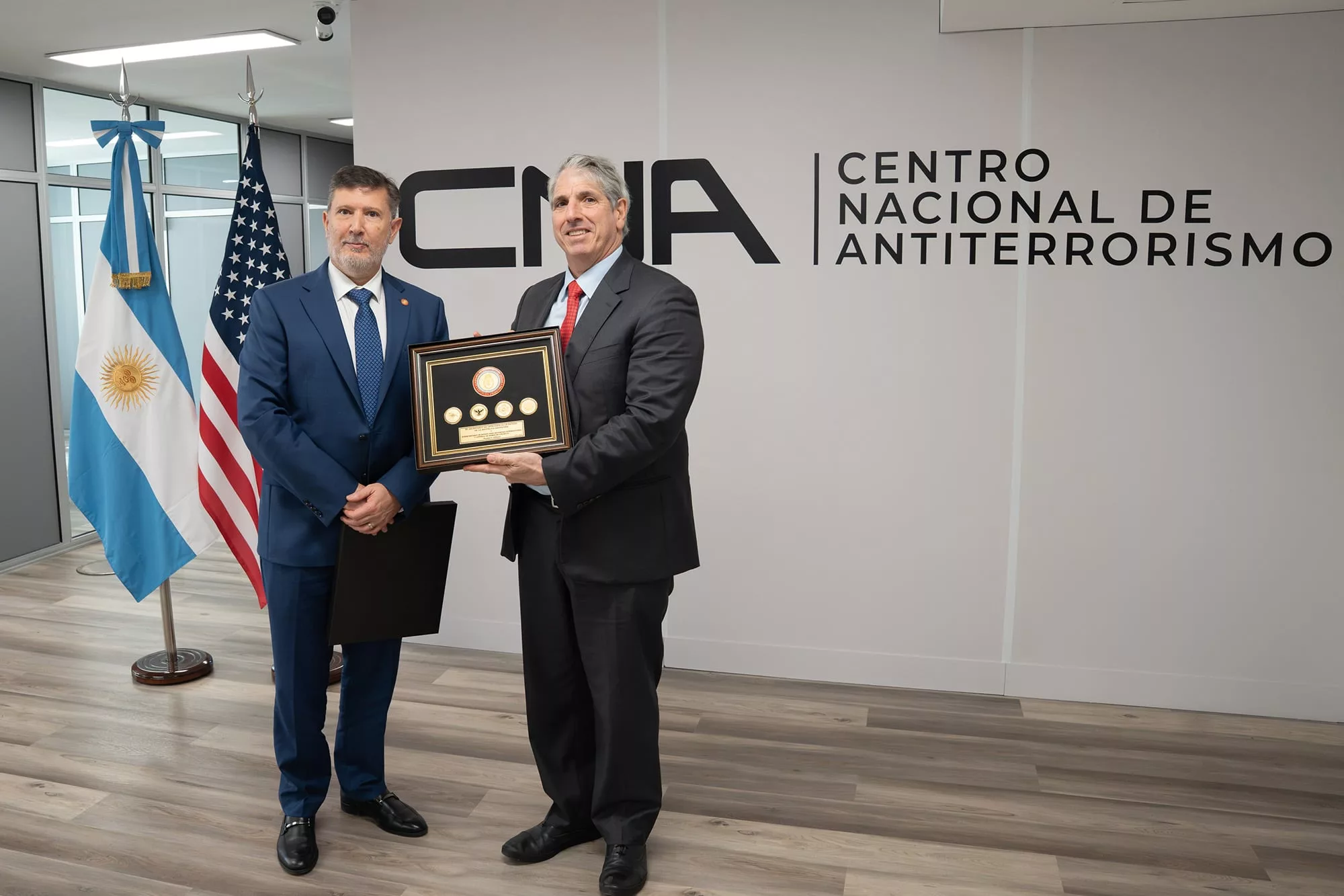 El subsecretario de Estado para temas de Seguridad Internacional y Control de Armamento Thomas G. DiNanno visita Argentina