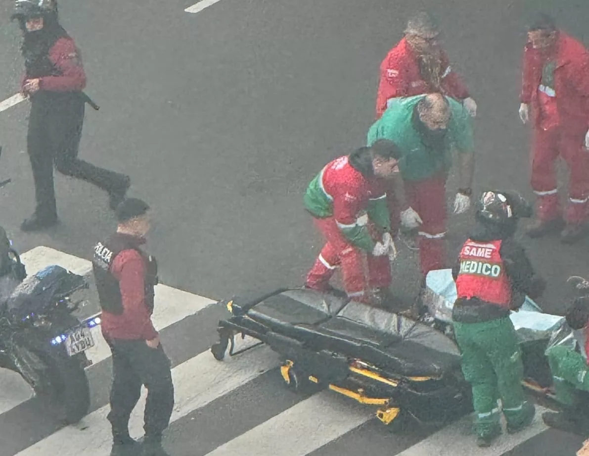 Un hombre y una mujer cayeron desde el Puente Pacífico