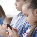 Pacto Parental: la iniciativa de un grupo de padres para retrasar el acceso de sus hijos al celular que abrió el debate