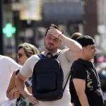 Martes de clima imposible: humedad en la Ciudad, alerta amarilla en nueve provincias y calor extremo en el norte