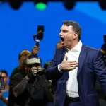 El partido de Bolsonaro proclama a su hijo Flávio como candidato presidencial de la ultraderecha brasileña