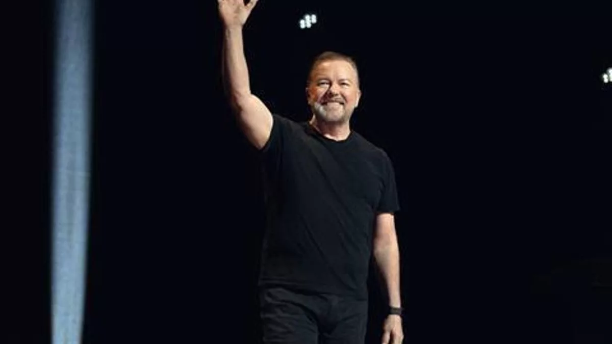 Ricky Gervais llega este mes con un especial de stand up a Netflix.