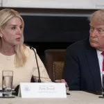 Trump le reclama US$230 millones al Gobierno que él mismo preside en concepto de daños y perjuicios