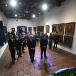 Un senador libertario propone reformar la Constitución por la coparticipación, mientras Milei reparte fondos a discreción