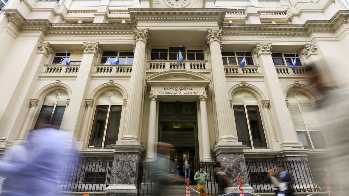 El Banco Central reforzó el cepo y disgustó al mercado. 