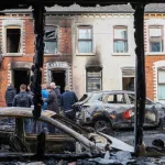 Cómo el apuñalamiento en Belfast fue la chispa que encendió una mecha cargada de resentimiento