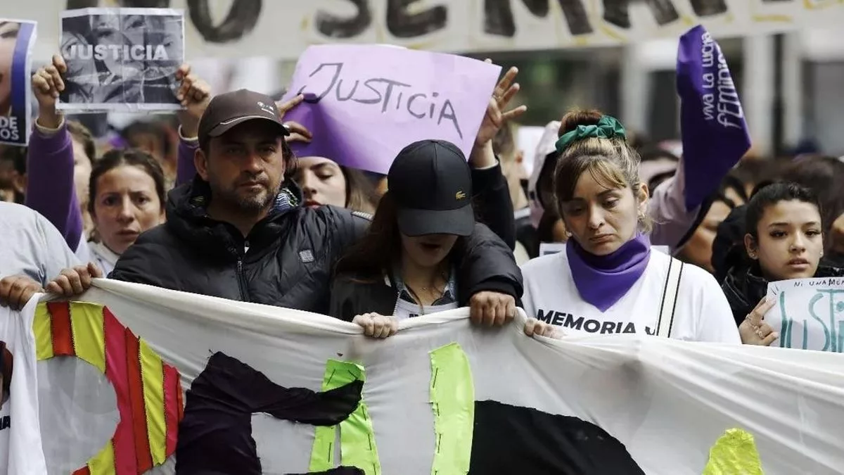 "Por Lara, por Morena, por Brenda y por todas las que nos faltan”, fue otra de las consignas de la marcha