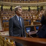 El PP gana, pero se estanca y transfiere 900.000 votantes a un Vox al alza