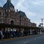 Sin paro de colectivos: la UTA y las empresas de transporte llegaron a un acuerdo salarial y destrabaron el conflicto