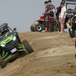 Descontrol en Pinamar: presentan un amparo para prohibir motos, cuatriciclos y 4×4 en los médanos