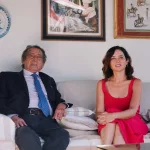 Ayuso y Almeida se despiden de Alfonso Ussía, "defensor firme" de la libertad: "Le vamos a echar de menos"