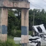 Dos muertos y tres heridos por el choque de un BMW contra un poste en Córdoba
