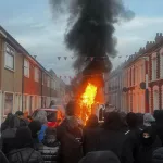 Un ataque con cuchillo desata violentas protestas en Belfast agitadas por la extrema derecha