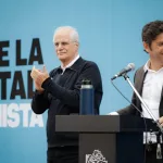 Kicillof acusó a Milei de “pedir la escupidera” al Tesoro de los Estados Unidos y envió un mensaje a la interna del peronismo