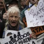 PAMI, Remediar y salud mental: el ajuste de Milei, ahí donde mas duele