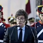 Milei reivindica su gestión con un elogio a la dictadura: “Logramos hacer cosas que ni los gobiernos militares pudieron”