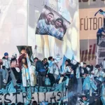 Miles de hinchas acompañaron a la Selección en el Obelisco pese a la derrota ante España