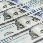 Los depósitos en dólares tocan un récord desde la Convertibilidad, pero en los bancos dicen que aún no llegan los ahorros “del colchón”