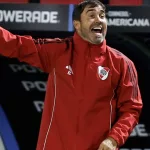 Cómo tituló Coudet el triunfo de River ante Bragantino en Brasil