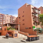 Un vecino abre el gas para volar su edificio e intoxica a 14 policías