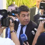 Mazón baraja repetir como candidato: "Ligó su futuro a la reconstrucción y la reconstrucción avanza"