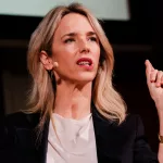 Cayetana barre al ‘cobarde’ Sánchez por su falso pacifismo con Irán