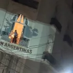 Hinchas de la Selección Argentina también festejaron frente al domicilio de Cristina Kirchner