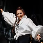 Gloria Estefan abarrota Madrid en el fiestón de la Hispanidad de Ayuso