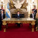 El Gobierno fija límites al gasto: si hay déficit, frenará pagos en el Estado y no emitirá dinero
