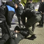 La Legislatura porteña aprobó una ley contra trapitos y Jorge Macri lo celebró en redes: “Te meto preso”