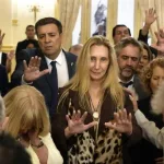 El avance del evangelismo político: “Dios, Patria y Libertad” como nueva bandera del oficialismo