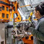 Por la menor producción de vehículos cae el déficit comercial de autopartes