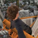 Todo por una selfie: subió a una grúa de 23 pisos de alto sin protección y nadie se dio cuenta