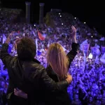 “Llegamos de pie”: Milei cerró su campaña en Rosario con promesas de cambio y ministros en fuga