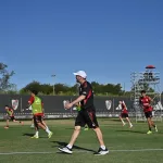 Video: la intimidad de la primera práctica de Coudet en River y qué le dijo al plantel