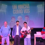 El Tano Pasman llegó al teatro con una obra que une al fútbol argentino más allá de las camisetas