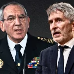 Marlaska gasta 100.000 € en abanicos, gorras y bolis para ‘regalos’, un día después de hundirse el techo del cuartel de Mieres