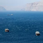 Por qué los barcos varados en el paso de Ormuz se convirtieron en una amenaza de “bioinvasión” para todo el mundo
