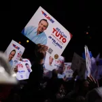 Bolivia elige a su nuevo presidente en un duelo de la derecha tras 20 años de hegemonía de izquierda